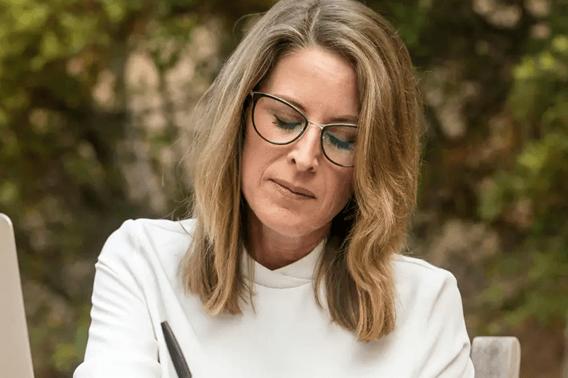 Evvy blog cover - 34 Symptoms of Menopause